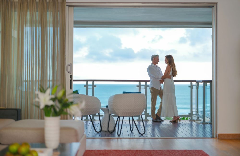 double-six-luxury-hotel-seminyak-deluxe-suite-ocean-view-1