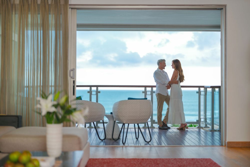 double-six-luxury-hotel-seminyak-deluxe-suite-ocean-view-1
