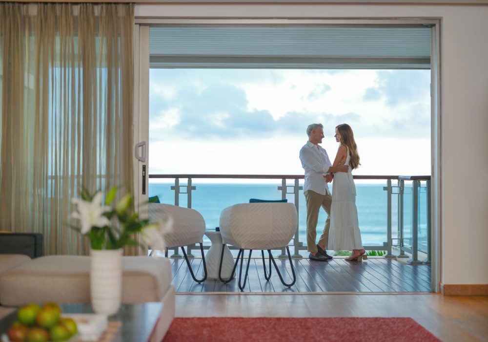 double-six-luxury-hotel-seminyak-deluxe-suite-ocean-view-1