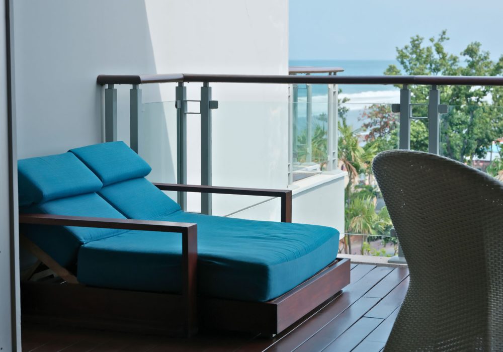 double-six-luxury-hotel-seminyak-deluxe-suite-ocean-view-3