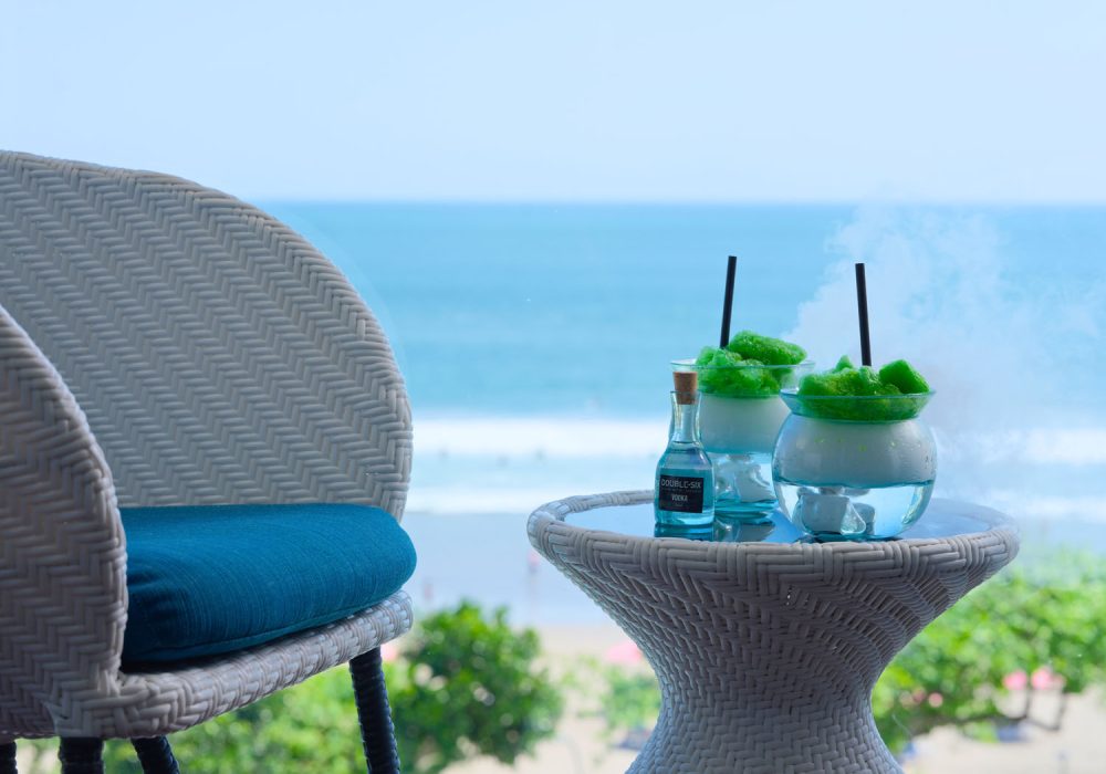 double-six-luxury-hotel-seminyak-deluxe-suite-ocean-view-6