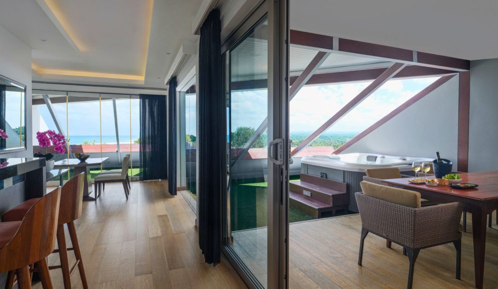 double-six-luxury-hotel-seminyak-penthouse-city-view-1