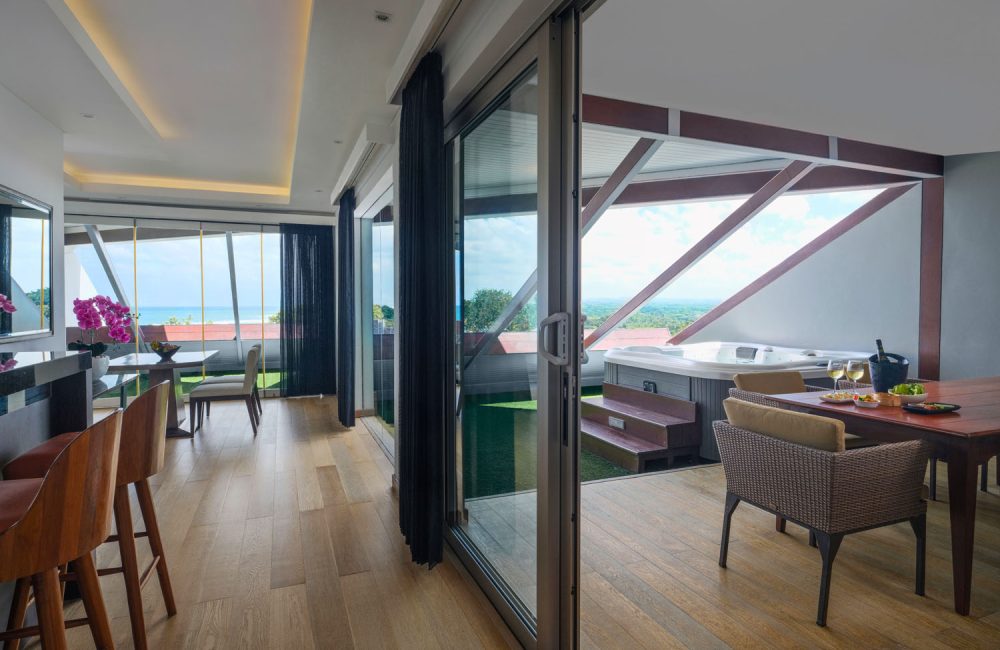 double-six-luxury-hotel-seminyak-penthouse-city-view-1