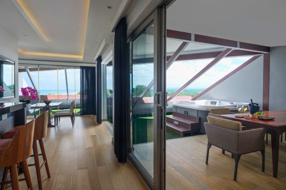 double-six-luxury-hotel-seminyak-penthouse-city-view-1