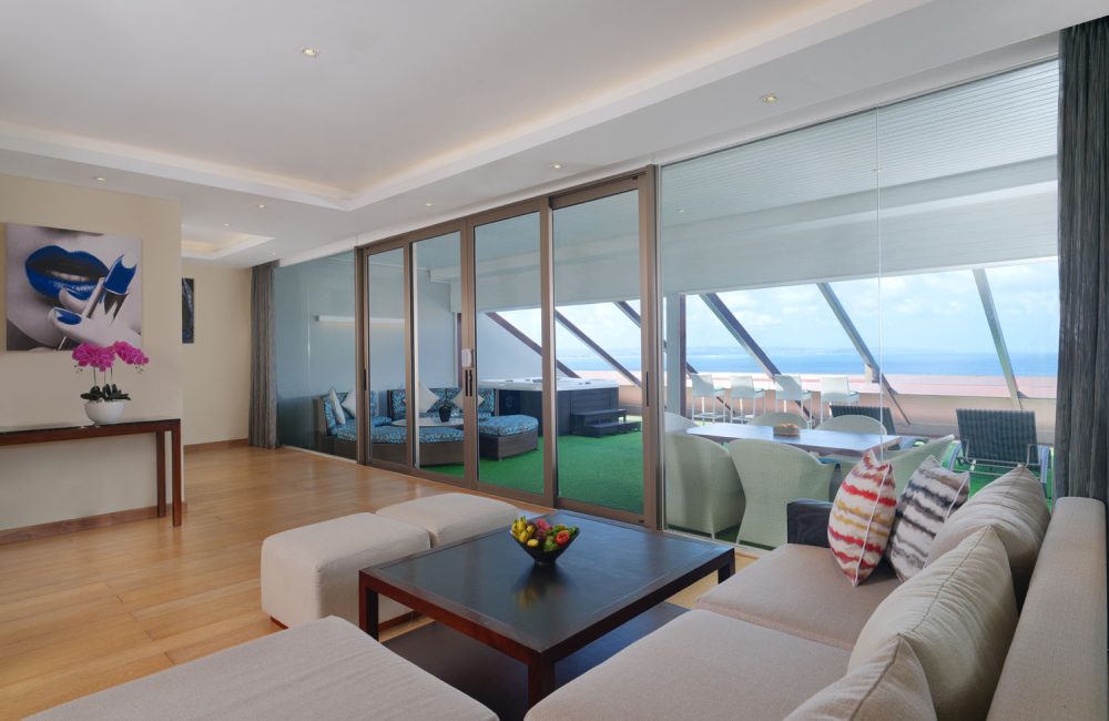 double-six-luxury-hotel-seminyak-penthouse-ocean-view-1