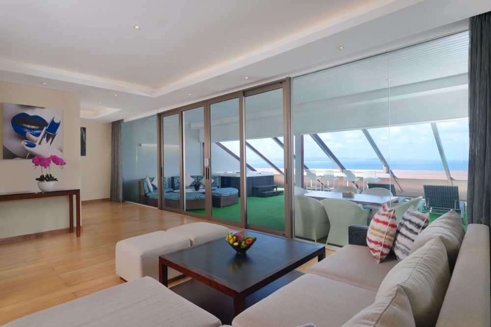 double-six-luxury-hotel-seminyak-penthouse-ocean-view-1