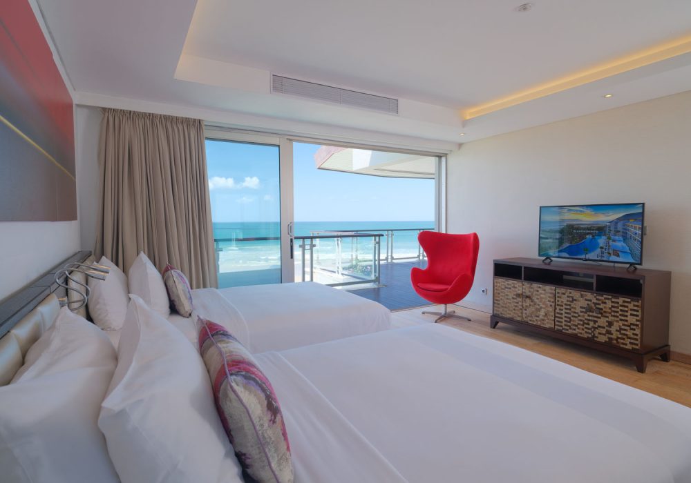 double-six-luxury-hotel-seminyak-penthouse-ocean-view-4