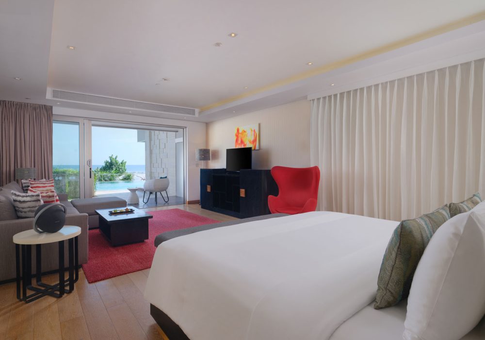 double-six-luxury-hotel-seminyak-premium-suite-pool-access-2