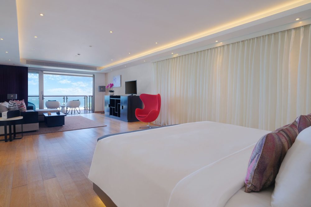 double-six-luxury-hotel-seminyak-two-bedroom-deluxe-suite-ocean-view-1